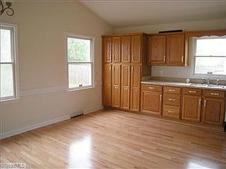 3rd image of 508 Brown Bark Ln