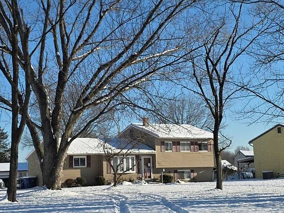 3rd image of 237 University Ave