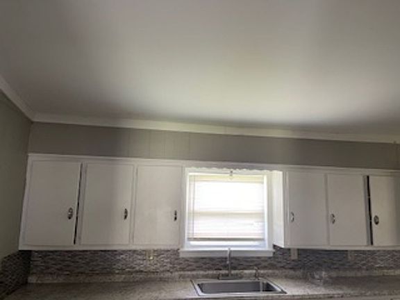 4th image of 120 Emerite Dr