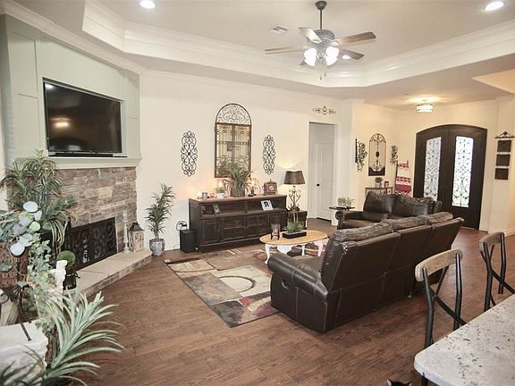 2nd image of 12250 Woodland Cir