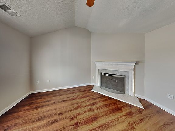 3rd image of 1041 Foxchase Dr
