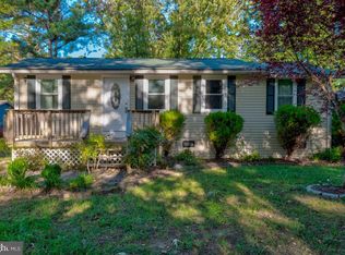 1624 Lakeview Dr, Colonial Beach, VA