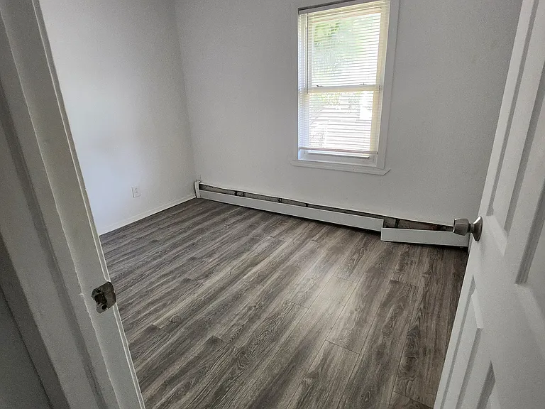21809 Mac Arthur Blvd — Photo 12