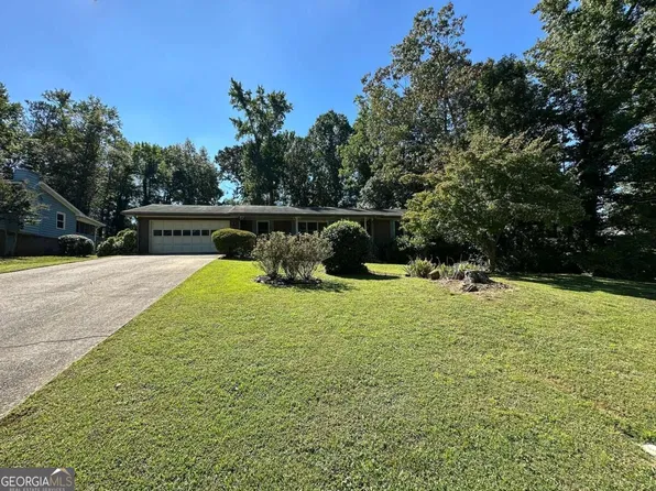 5377 Rockmoor Dr, Stone Mountain, GA 30088