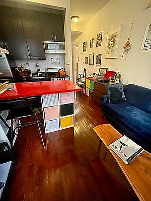 5th image of 107 Thompson St APT 2D