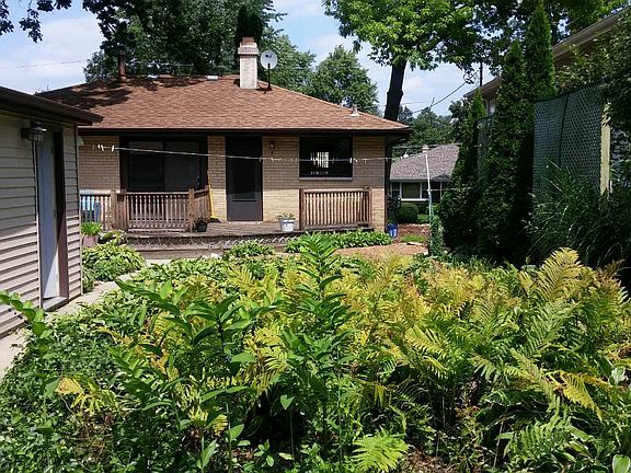 3rd image of 26856 N Oakdale Ln