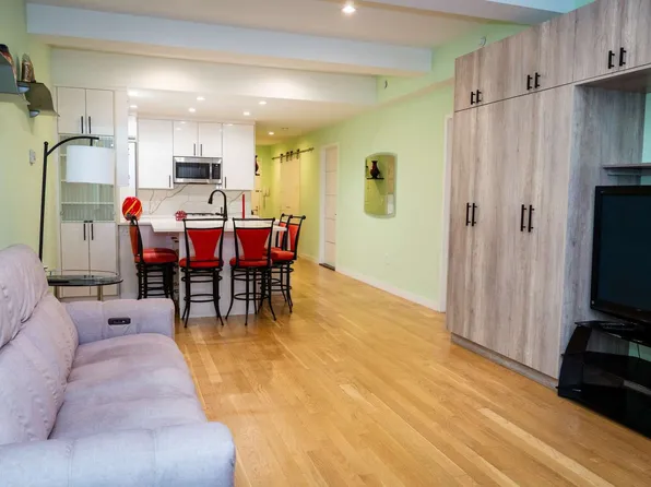 90 William Street image 1 of 17