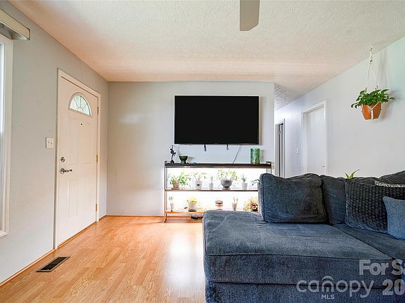 5th image of 109 Delmar Rd
