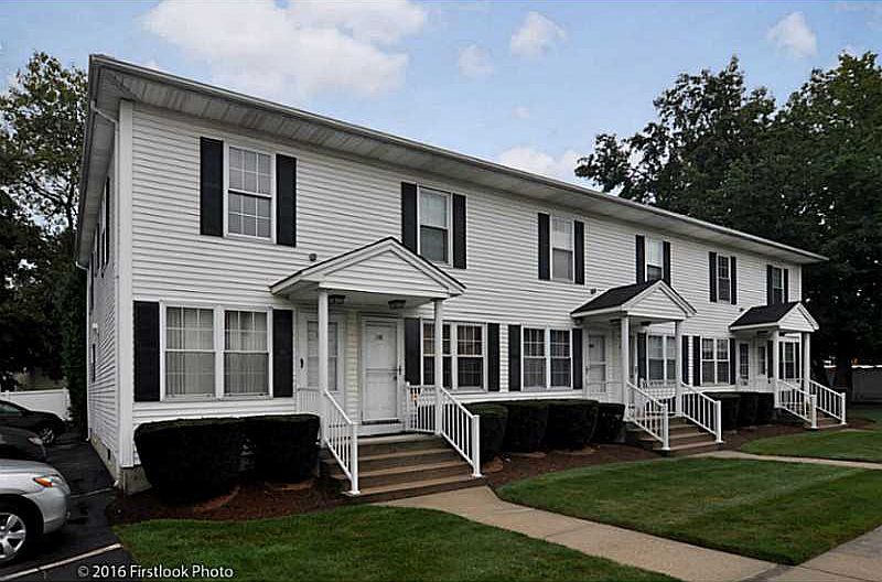 1st image of 1146 Hartford Ave #1146