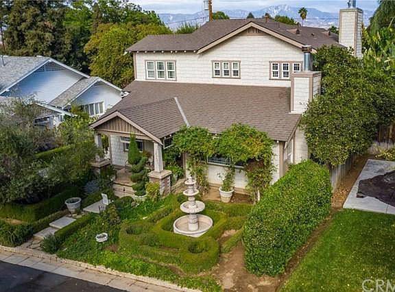 3rd image of 611 Cypress Cir