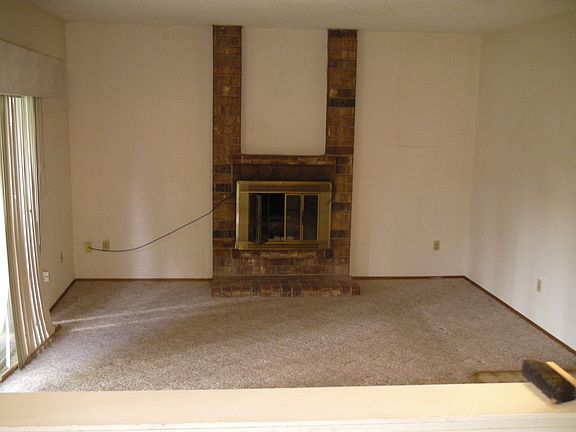 4th image of 7986 Orenza Way