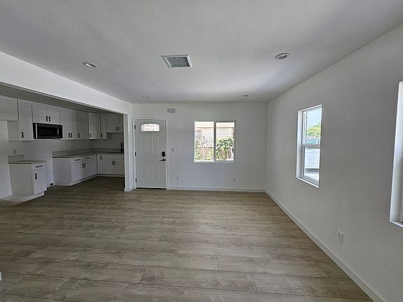 4th image of 7426 Denny Ave #7426