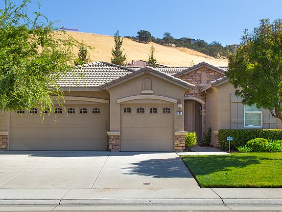 2nd image of 971 Hildebrand Cir
