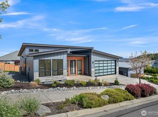 3953 Rock Ridge Pkwy, Anacortes, WA 98221