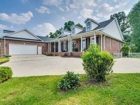 3rd image of 115 Sterling Springs Dr