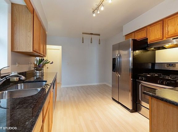 4th image of 9530 Kostner Ave
