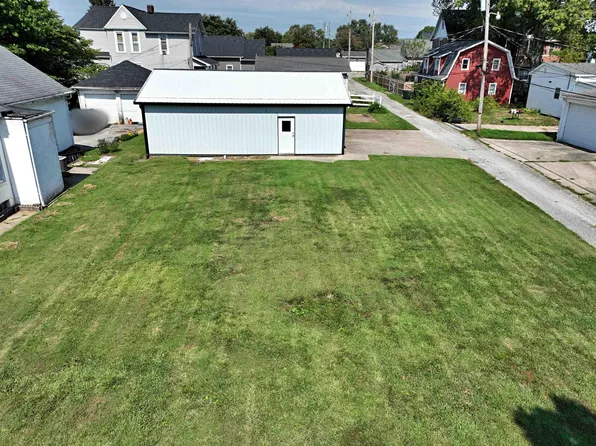 E Walnut St, Washington, IN 47501
