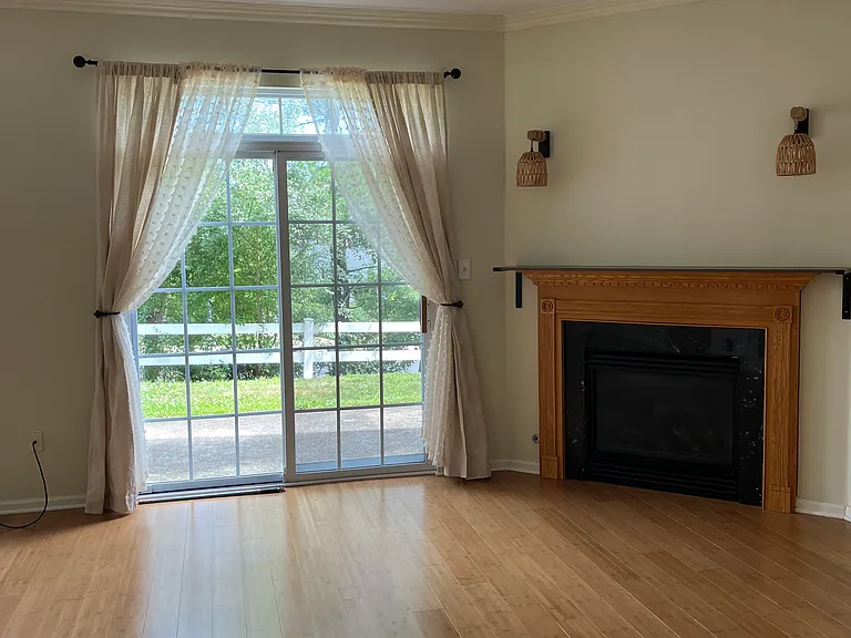 103 Nutmeg Ln — Photo 6