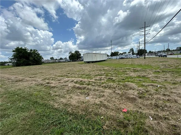 5800 4th St, Marrero, LA 70072