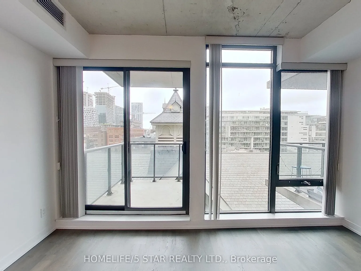Fashion House Condos — Photo 4