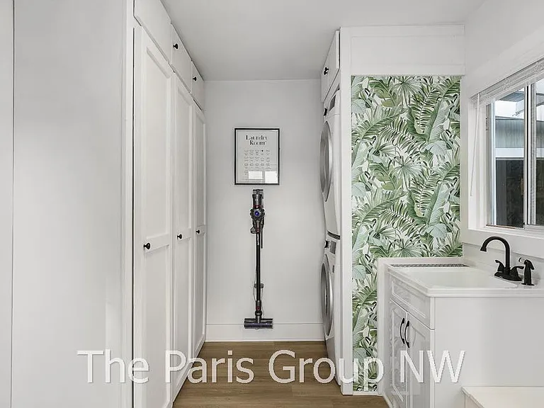 2303 NE 7th St — Photo 14