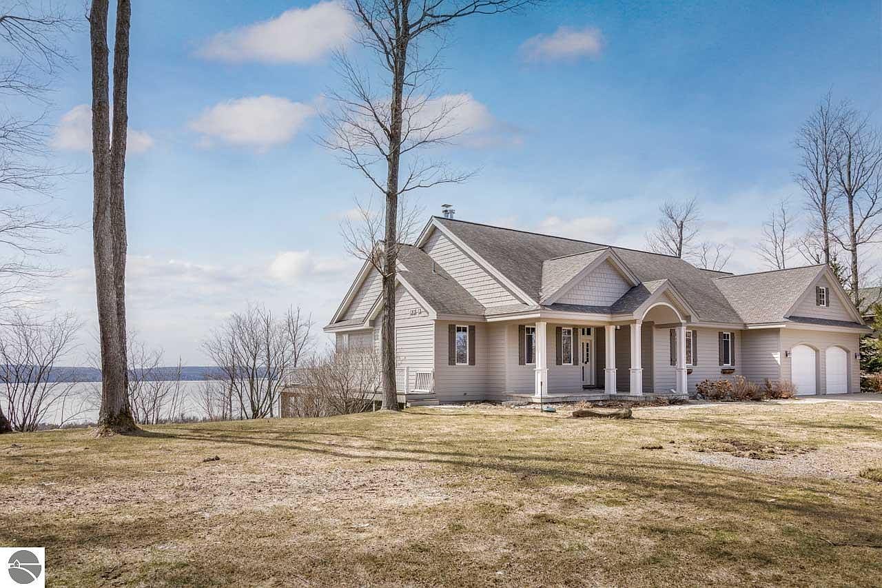 6847 S Glen Lake View Dr, Maple City, MI 49664 Zillow