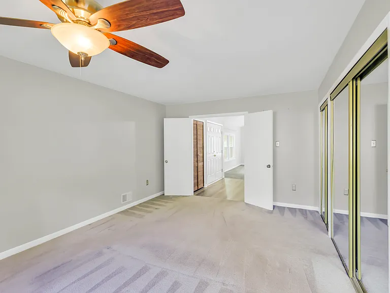 20 Running Brook Ln — Photo 7