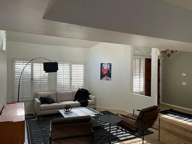 N 45th Pl — Photo 8