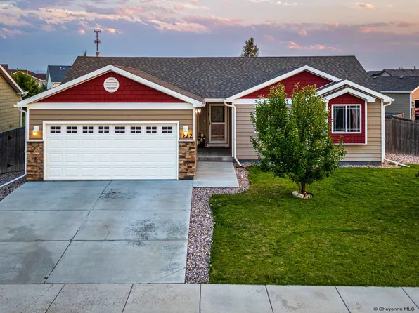 1222 E Arnold St, Laramie, WY 82070