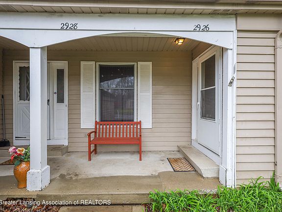 2nd image of 2926-2928 Stoneleigh Dr
