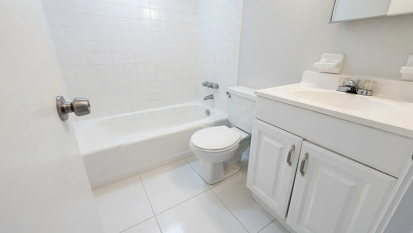 2 bed, 2.0 bath, 707 sqft, $1,850 — Photo 4