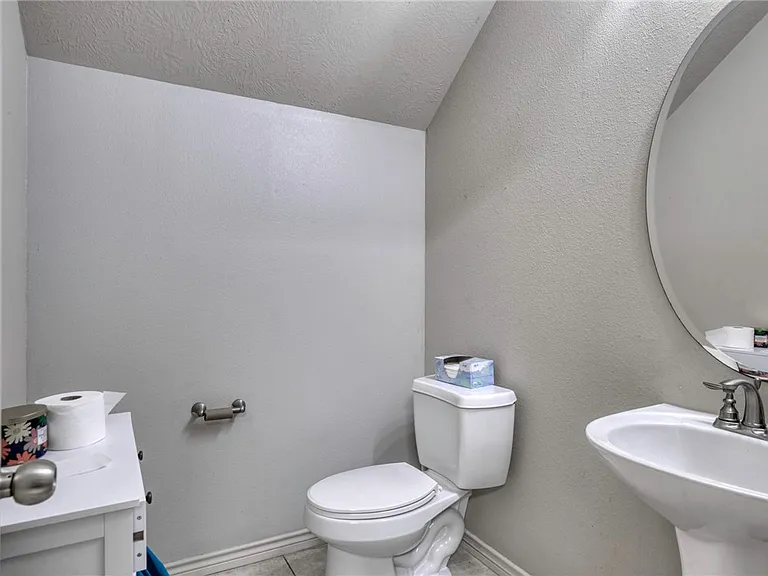 136 Forest Dr — Photo 9