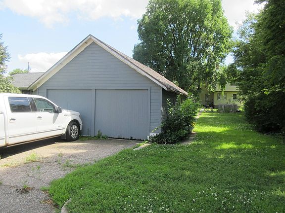 3rd image of 912 Sherman St