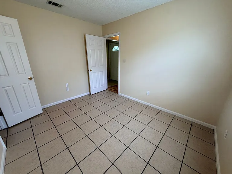3905 Heatherwoods Dr — Photo 14