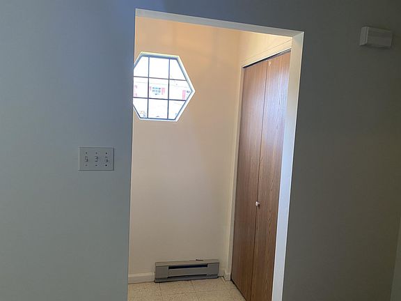 5th image of 210 Magnolia St #210