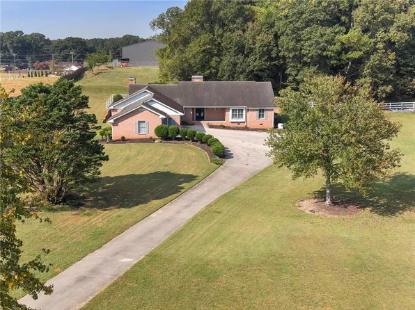 210 Wildwood Dr, Cartersville, GA 30120