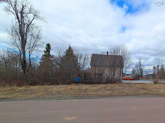 3rd image of 131 Herrett Rd