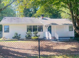 3988 Warren Rd, Flowery Branch, GA 30542