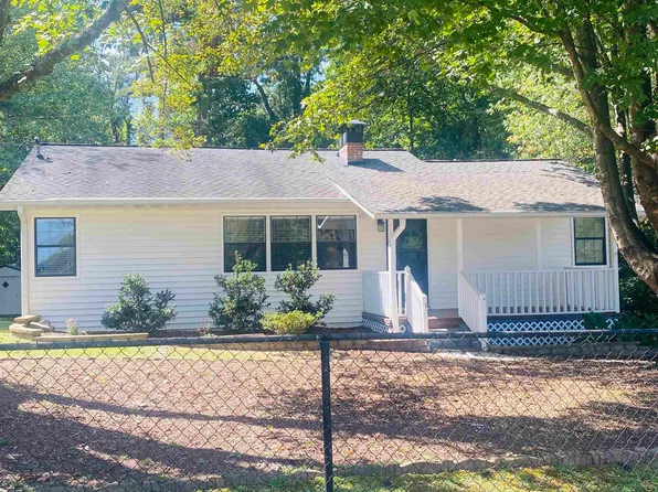 3988 Warren Rd, Flowery Branch, GA 30542