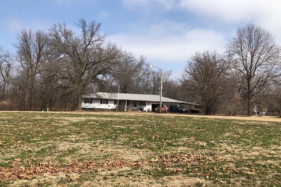 1st image of 115 Douglas Dr