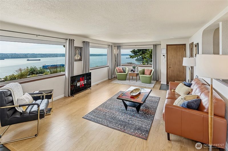 4th image of 2040 Browns Point Boulevard