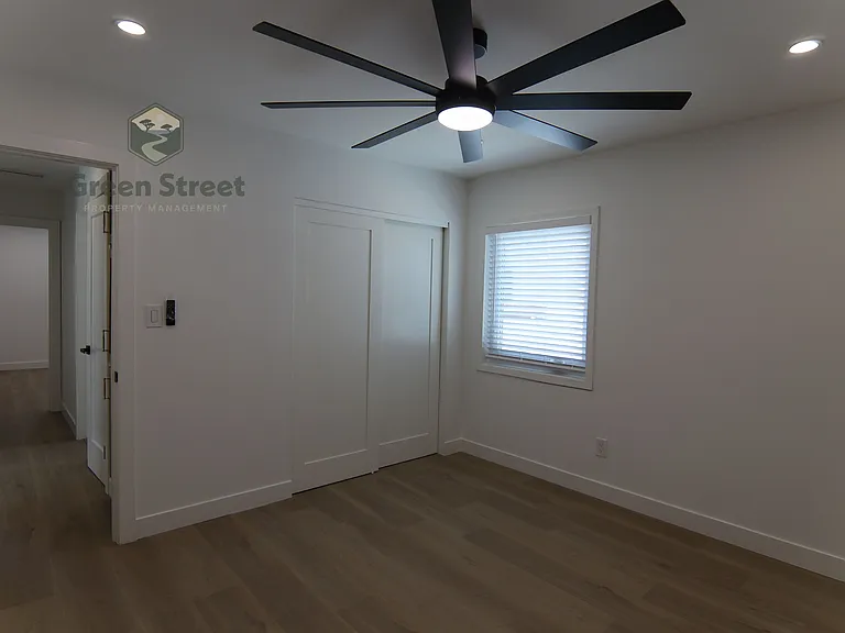 6831 Amherst St — Photo 24