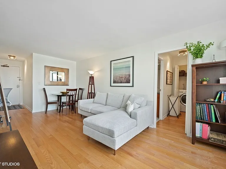 3033 N Sheridan Rd #408 — Photo 10