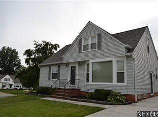 5037 S Barton Rd, Lyndhurst, OH 44124