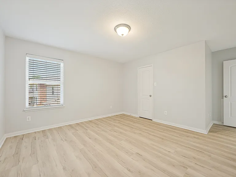 1608 Persimmon Dr — Photo 20