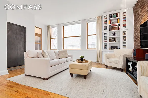 Rented by Compass | media 28