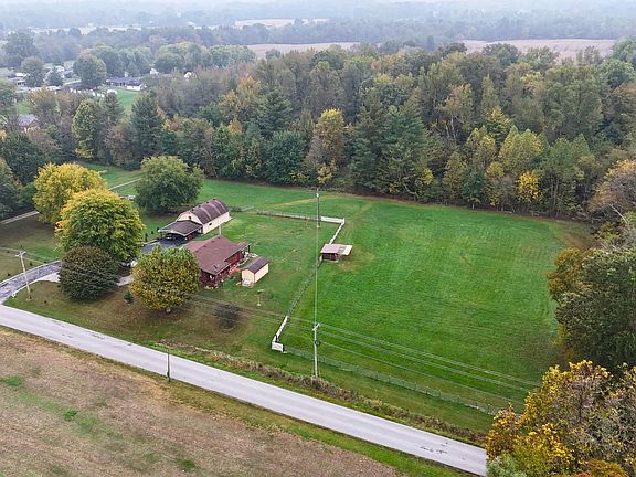 3rd image of 566 E Cutshall Rd
