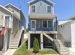 207 E 8th Rd, Broad Channel, NY 11693