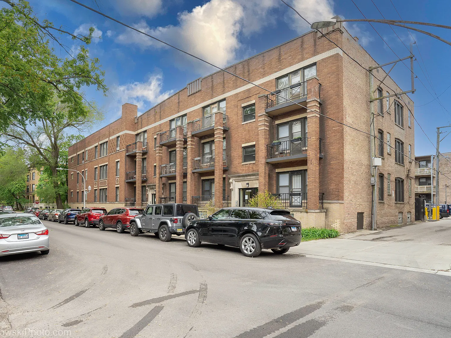 2 bed, 906 sqft, $2,500 — Photo 1