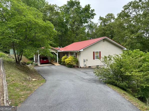 196 White St, Dillard, GA 30537